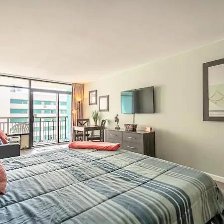 Landmark Resort 1420 - Updated King Suite! Perfect For 2-4 People!